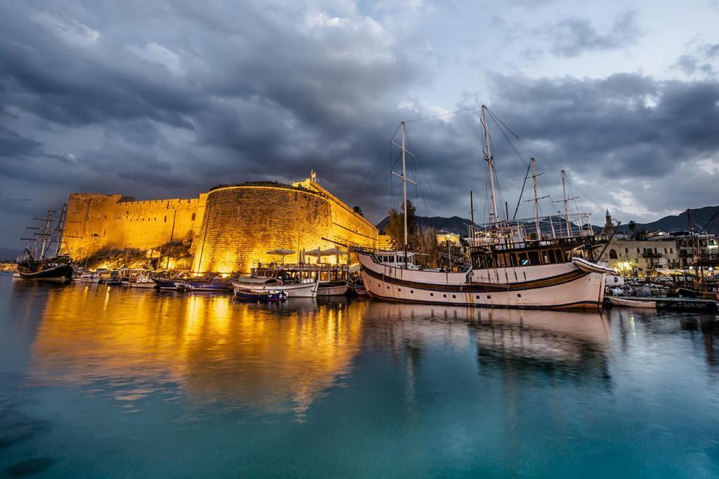 Aquamarine Luxury Residence Kyrenia  Bagian luar foto